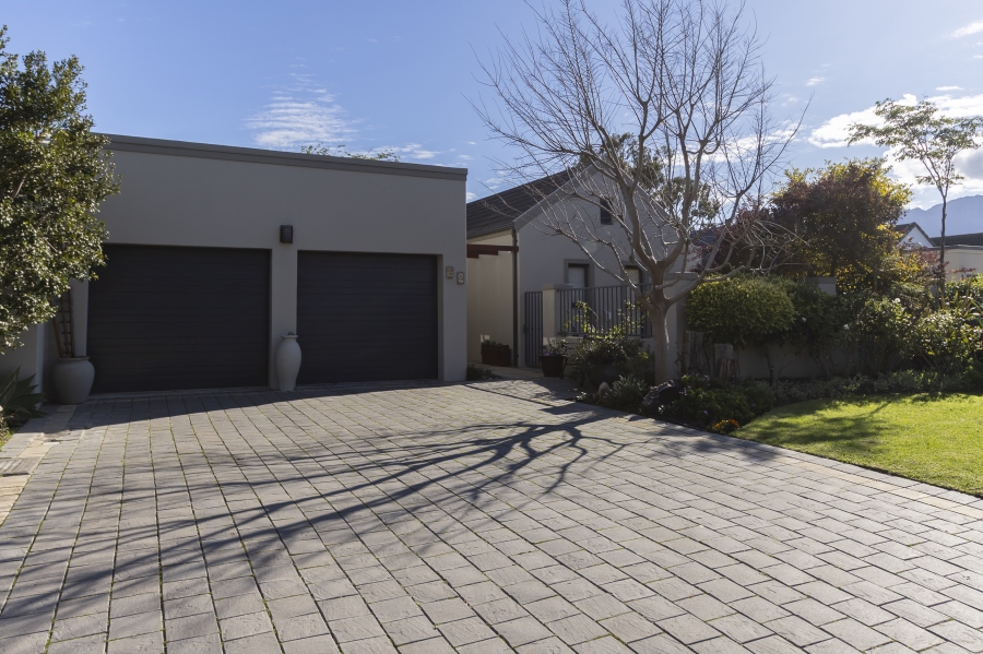 3 Bedroom Property for Sale in Heritage Park Western Cape